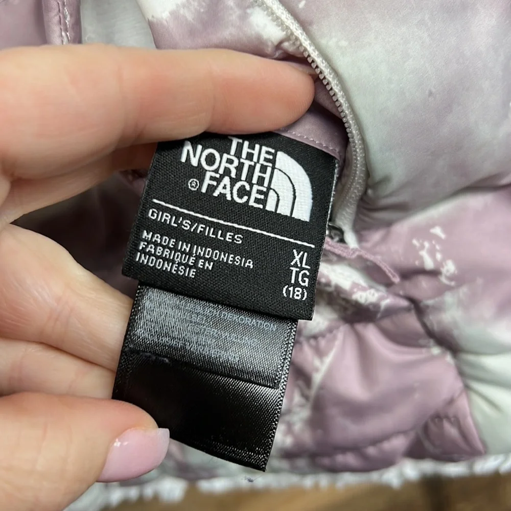 The North Face Pink/White Reversible Mossbud Swirl Coat Jacket Girl's‎ Size XL